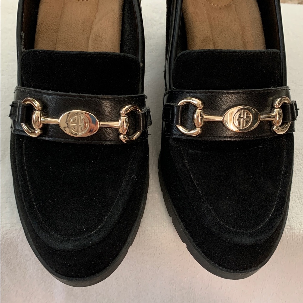 Giani Bernini Black Loafers with Gold Chain and Leather Accent - Picture 7 of 9